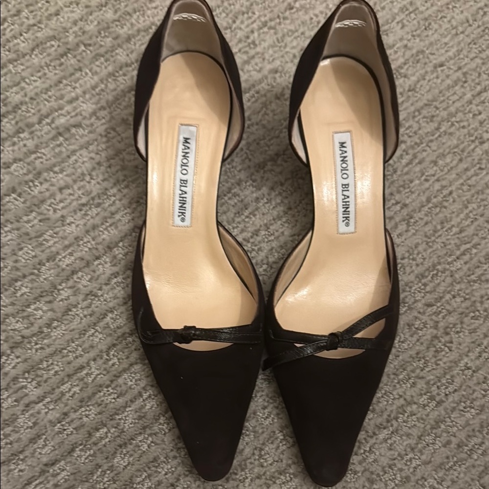 Manolo Blahnik Black Suede Heels with Pointed Toe